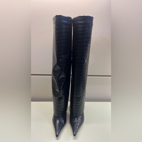 Gia Borghini Black Heeled Boots with Luxurious Texture - Picture 5 of 9